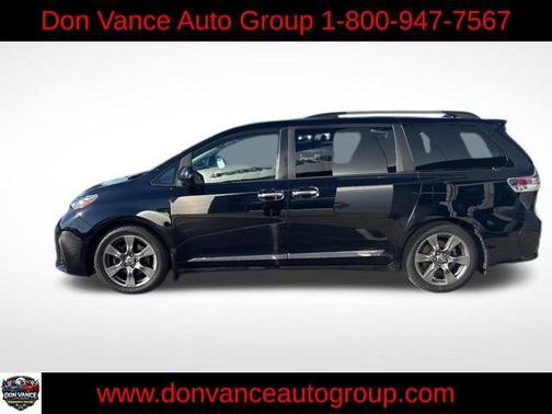 2020 Toyota Sienna SE