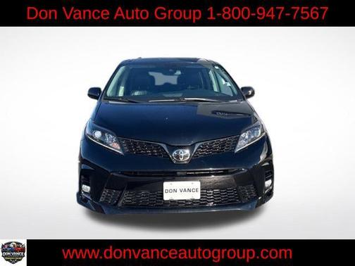 2020 Toyota Sienna SE