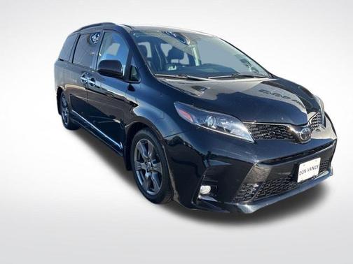 2020 Toyota Sienna SE