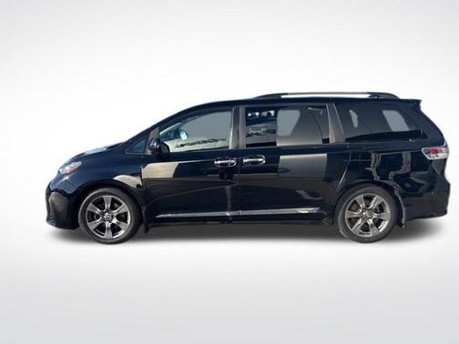 2020 Toyota Sienna SE