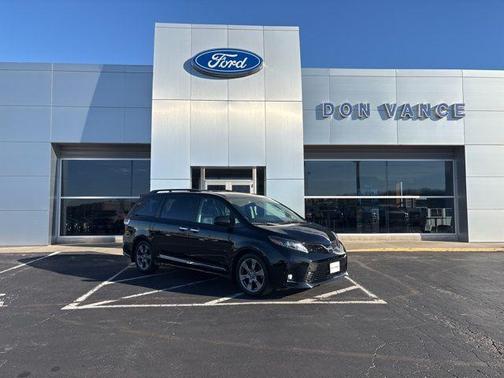 2020 Toyota Sienna SE