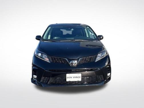 2020 Toyota Sienna SE