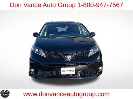 2020 Toyota Sienna SE