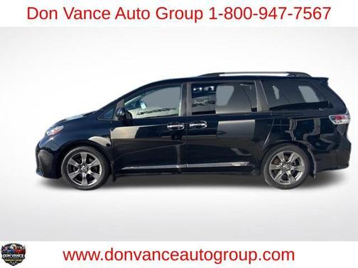 2020 Toyota Sienna SE