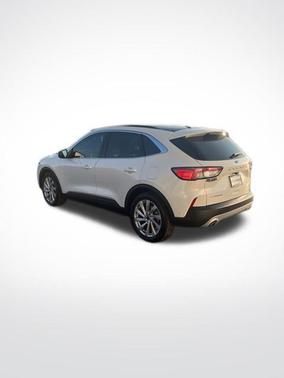 Star White Metallic Tri-Coat 2022 Ford Escape Titanium