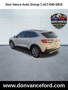 Star White Metallic Tri-Coat 2022 Ford Escape Titanium