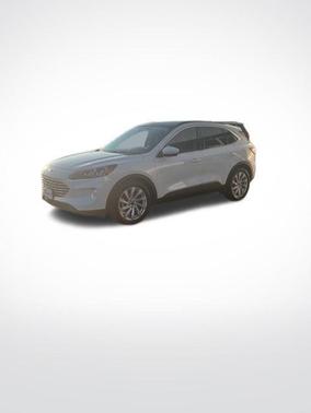 Star White Metallic Tri-Coat 2022 Ford Escape Titanium