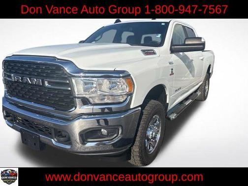 Bright White Clearcoat 2022 RAM 2500 Big Horn Crew Cab 4x4 6'4' Box