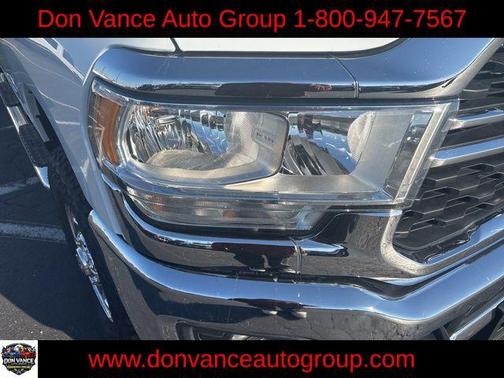 Bright White Clearcoat 2022 RAM 2500 Big Horn Crew Cab 4x4 6'4' Box