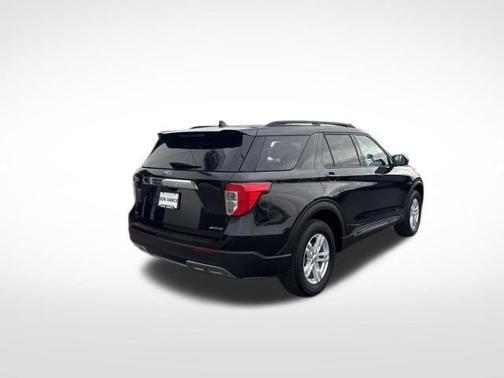 Agate Black Metallic 2023 Ford Explorer XLT
