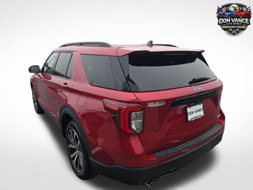 Rapid Red Metallic Tinted Clearcoat 2022 Ford Explorer ST-Line