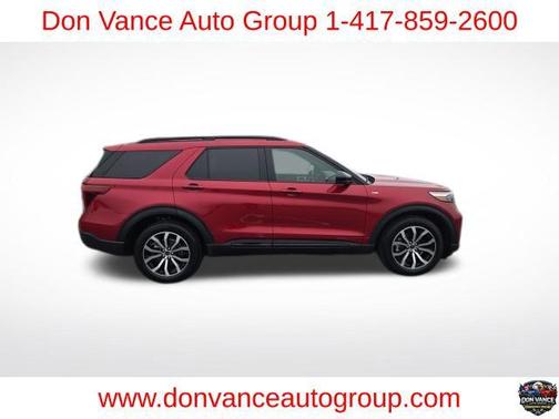 Rapid Red Metallic Tinted Clearcoat 2022 Ford Explorer ST-Line
