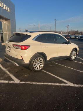 2022 Ford Escape Titanium