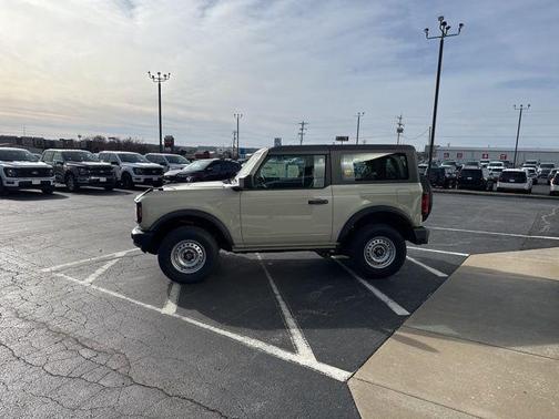 2025 Ford Bronco Base