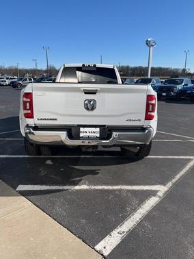 2021 RAM 3500 Laramie Crew Cab 4x4 8' Box