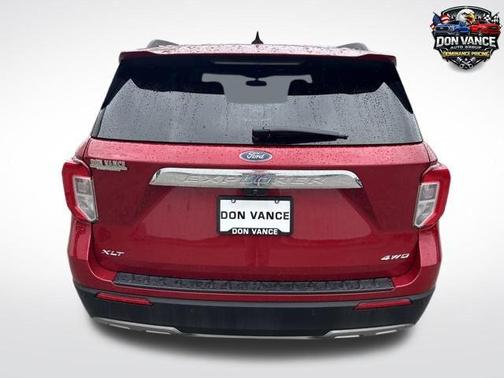 Rapid Red Metallic Tinted Clearcoat 2022 Ford Explorer XLT