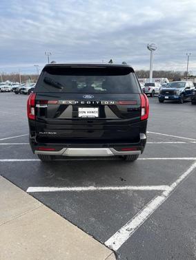 2025 Ford Expedition Platinum