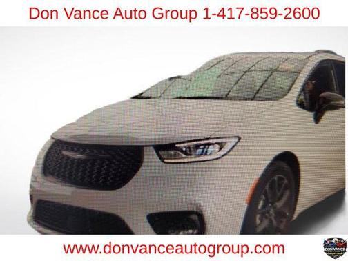 Bright White Clearcoat 2025 Chrysler Pacifica Limited