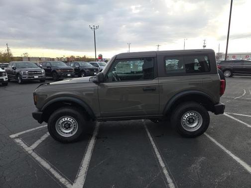 2025 Ford Bronco Base