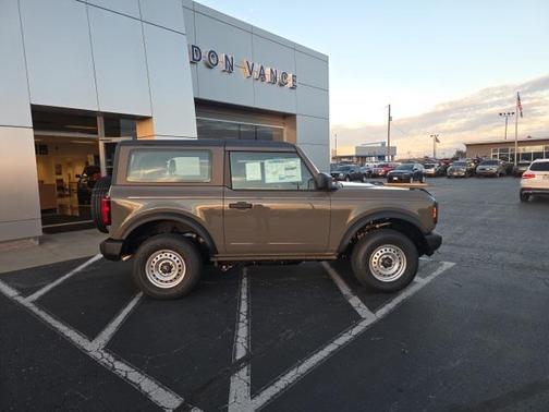 2025 Ford Bronco Base