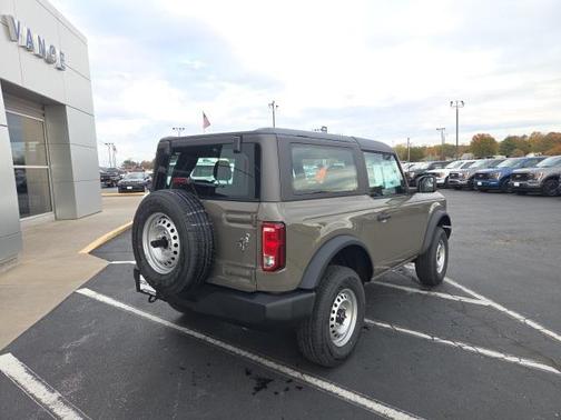 2025 Ford Bronco Base