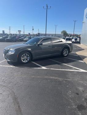 2018 Chrysler 300 Touring