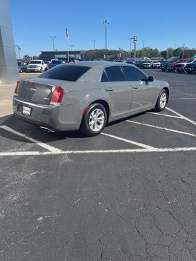 2018 Chrysler 300 Touring