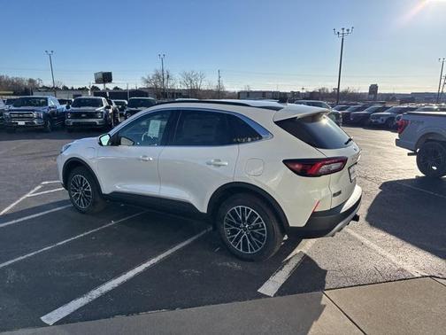 2026 Ford Escape PHEV SE