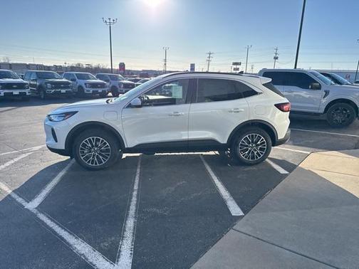 2026 Ford Escape PHEV SE