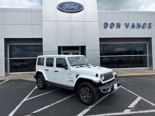 2024 Jeep Wrangler 4-Door Sahara 4x4