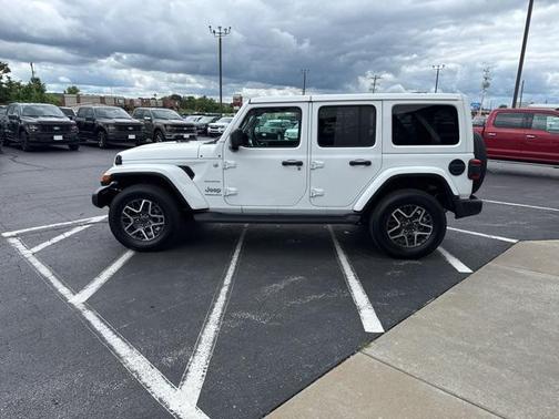 2024 Jeep Wrangler 4-Door Sahara 4x4