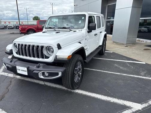 2024 Jeep Wrangler 4-Door Sahara 4x4