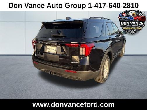 Agate Black Metallic 2026 Ford Explorer Active w/200A Pkg