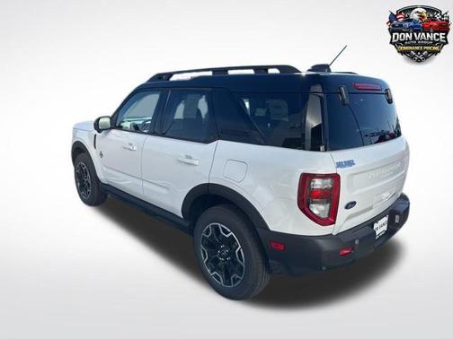 Oxford White 2025 Ford Bronco Sport Outer Banks