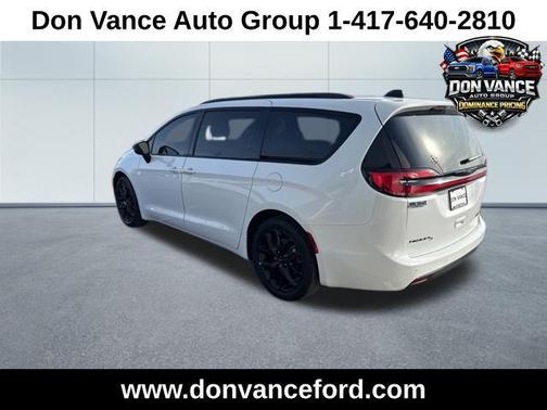 2025 Chrysler Pacifica Limited