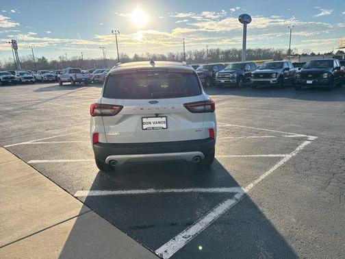 2026 Ford Escape PHEV SE