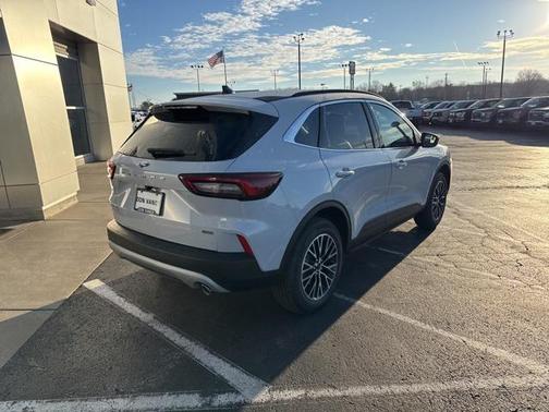 2026 Ford Escape PHEV SE