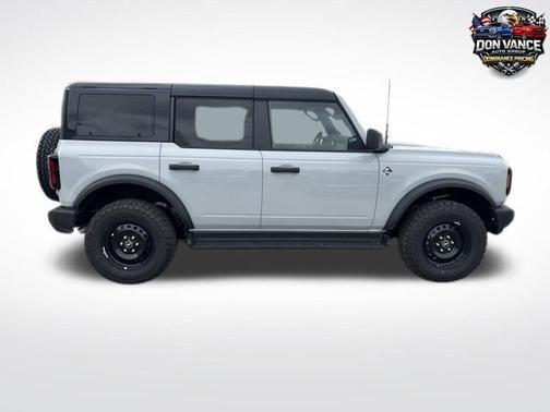 Avalanche Gray 2026 Ford Bronco Outer Banks