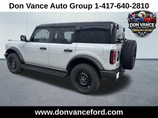 Avalanche Gray 2026 Ford Bronco Outer Banks
