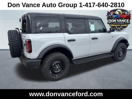 Avalanche Gray 2026 Ford Bronco Outer Banks