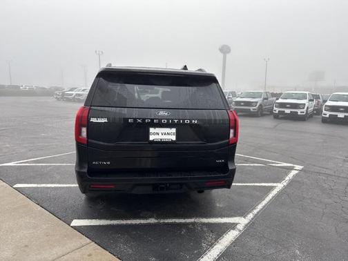 2025 Ford Expedition Max Active 4x4