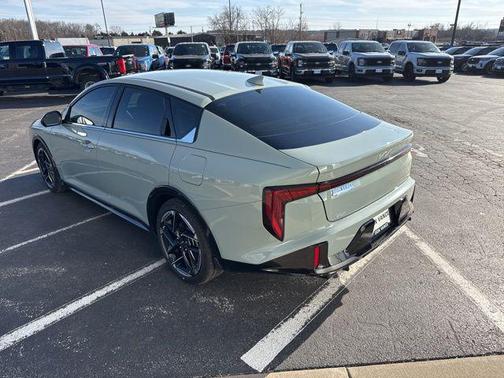 2025 Kia K4 GT-Line