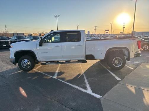 2025 Chevrolet Silverado 3500 LT