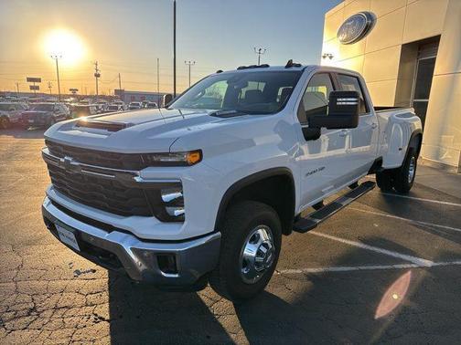 2025 Chevrolet Silverado 3500 LT