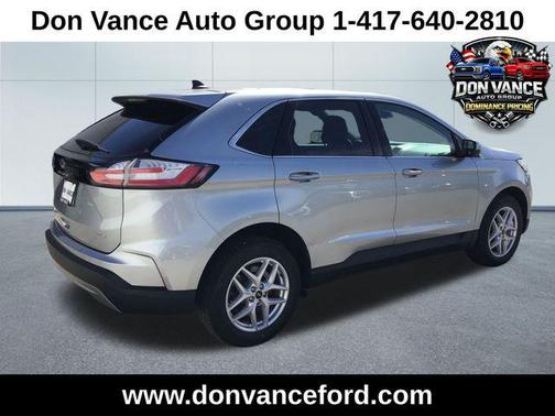 Iconic Silver Metallic 2024 Ford Edge SEL