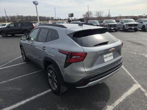 2025 Chevrolet Trax LT