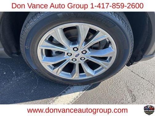 Agate Black Metallic 2022 Ford Explorer XLT