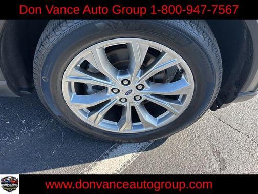 Agate Black Metallic 2022 Ford Explorer XLT