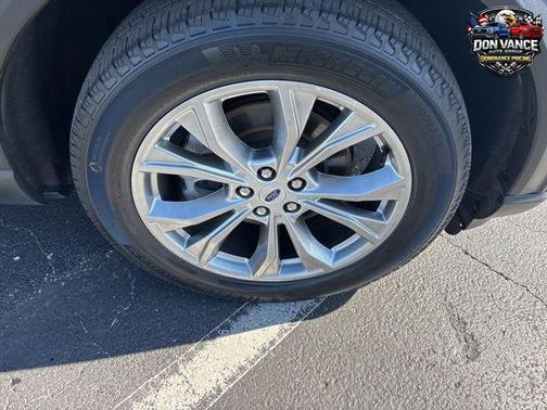 Agate Black Metallic 2022 Ford Explorer XLT