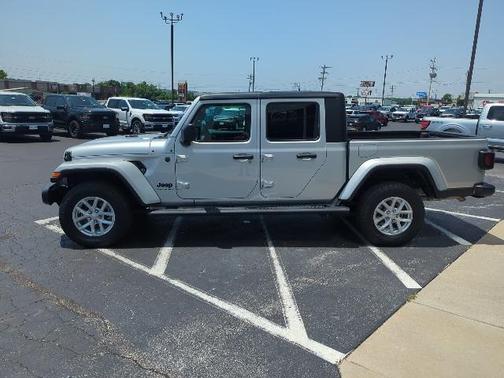 2023 Jeep Gladiator Sport S